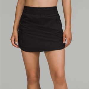 NWT Lulu Lemon Hotty Hot Skirt Black
